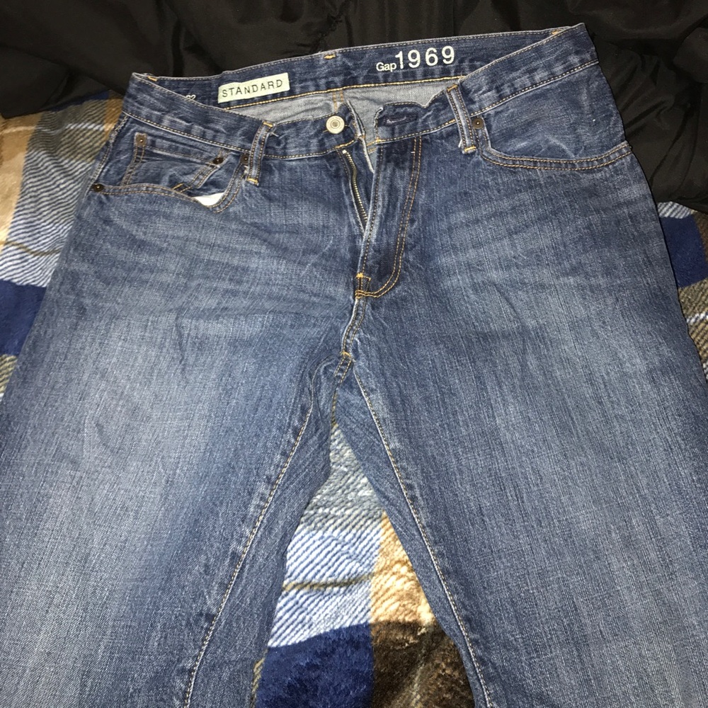 Lightwash GAP blue jeans: style standard 1969
